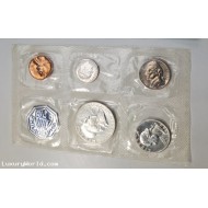 1960 United States 90% Silver Half Dollar in Sealed Proof Philadelphia Coin Set